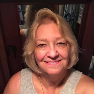 Meet your Posher, Lois